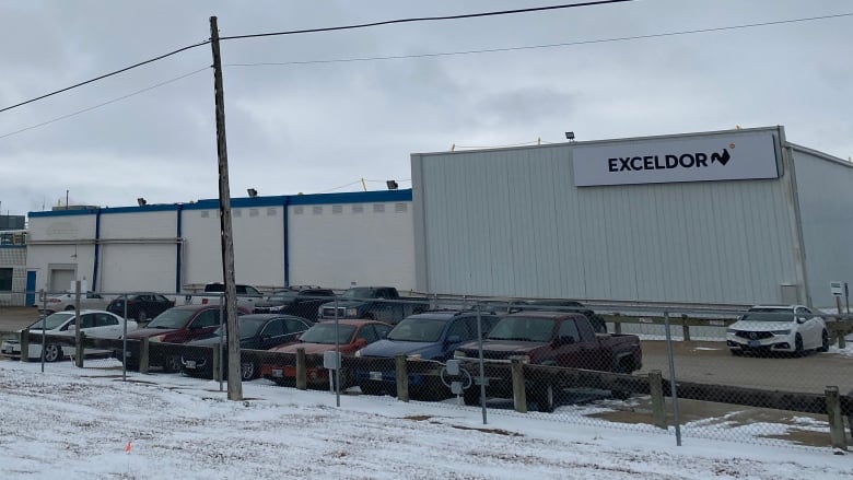 Twenty-seven employees at the Blumenort, Man., poultry plant have tested positive for COVID-19, Exceldor says. (Patrick Foucault/CBC)
