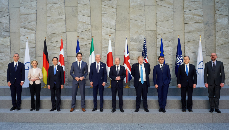 Official G7 portrait